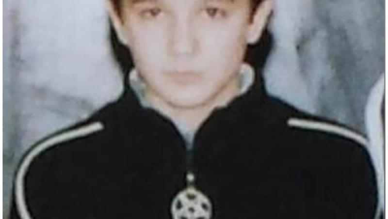 Cum arăta Vlad Drăgulin în copilărie. Imaginea din clasa a șaptea care i-a surprins pe fani