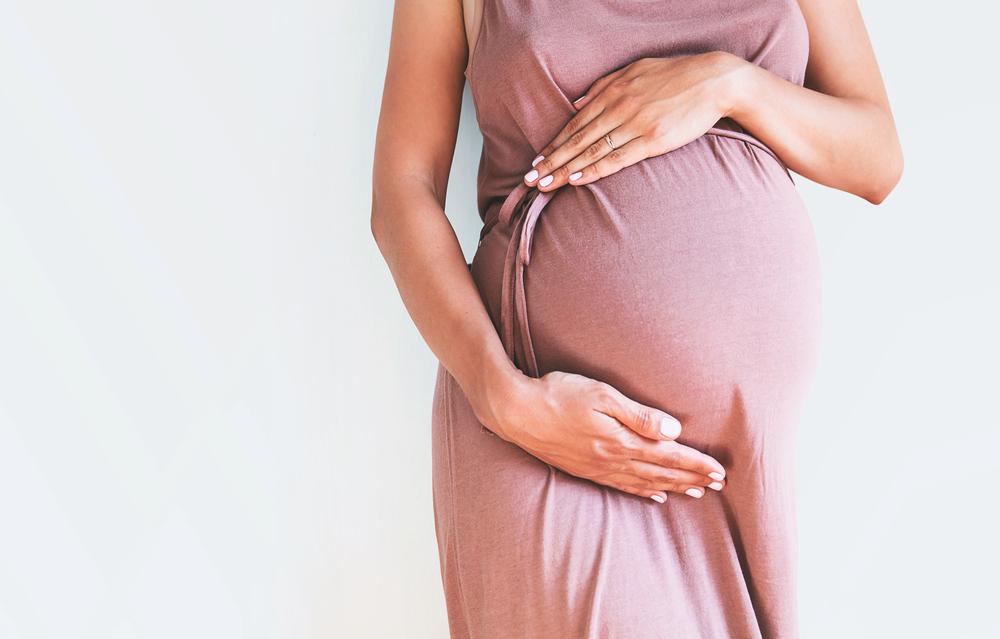 Femeia care a aflat de la medici că e însărcinată de două ori într-o singură săptămână. Cum e posibil