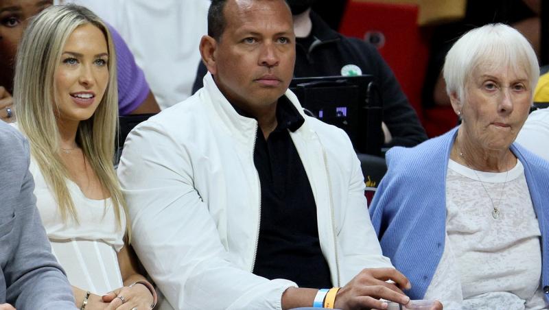 Noua iubită a lui Alex Rodriguez îi face concurență lui Jennifer Lopez. Tânăra face furori într-un costum de baie minuscul