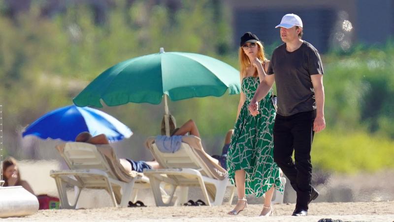 Ipostaza tandră în care Elon Musk și noua lui iubită, actrița australiană Natasha Bassett, au fost surprinși de paparazzi
