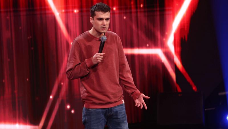 Sergiu Mirică, deja un comediant cunoscut, a venit la Stand-Up Revolution pentru a încerca să își perfecționeze stilul.