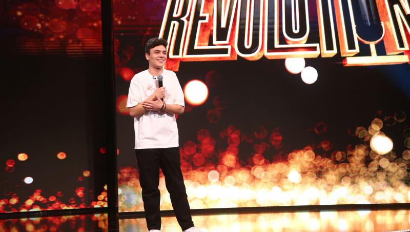 Stand-up Revolution sezonul 1, 26 iunie 2022. Teo Ioniță, concurentul care luat scena cu asalt: “Este definiția potențialului”