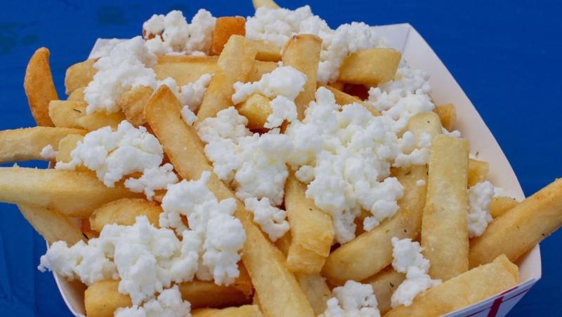 Specialiștii au explicat de ce trebuie să evităm consumul de cartofi prăjiți cu brânză