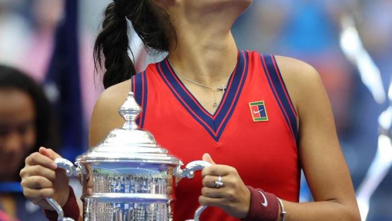 Cât costă bijuteriile pe care Emma Răducanu le-a purtat la Wimbledon 2022. A intrat pe teren cu accesorii de zeci de mii de euro