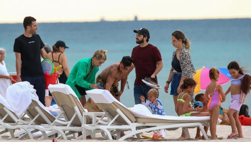 Cum arată familia celebrului Radamel Falcao. Fotbalistul a fost surprins la plajă alături de soția și copiii lui