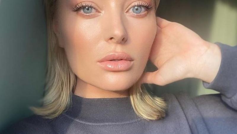 Delia, într-un costum de baie minuscul, și-a lăsat formele la vedere. Cum s-a relaxat artista după o perioadă încărcată