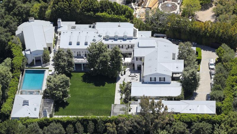 Jennifer Lopez şi Ben Affleck se mută în casă nouă. Cum arată cuibușorul de nebunii, de peste 80 de milioane de dolari FOTO