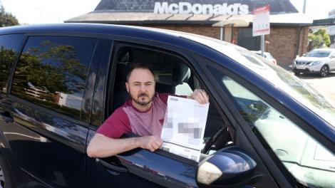 A primit o amendă de 100 de lire sterline după ce a vizitat același fast-food de două ori într-o zi. Cum este posibil