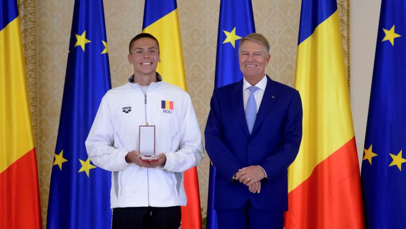 Preşedintele Klaus Iohannis i-a conferit lui David Popovici Ordinul Naţional „Steaua României” în grad de Cavaler