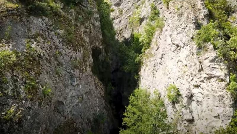 Peștera gigantică din România care poate fi vizitată doar o zi pe an. Care e motivul și cum arată galeriile dispuse pe patru etaje