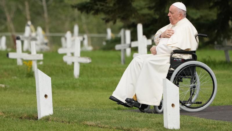 Îngrijorare la Vatican, după ce Papa Francisc a cerut să fie dus în scaunul cu rotile mai aproape de cei care-l aşteptau