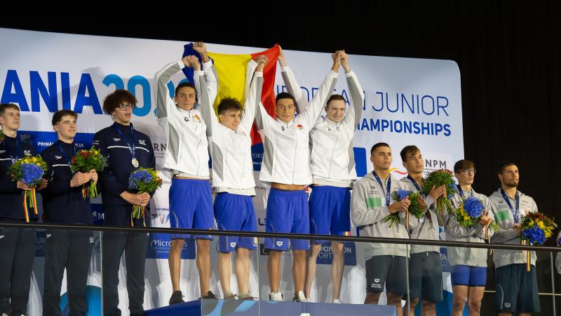 CE de nataţie pentru juniori: Ştafeta de 4X100 m liber, din care face parte şi Popovici a obținut aurul