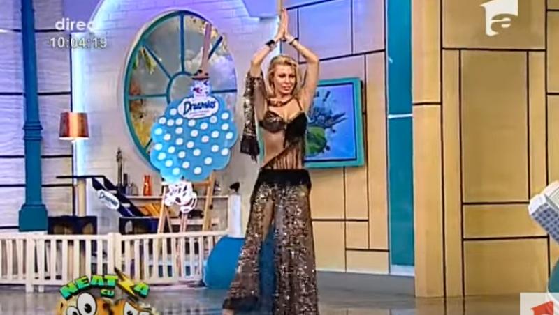 Ce mai face și cum arată acum Jasmine, dansatoarea care făcea furori cu mișcările sale de belly dance în urmă cu mai mulți ani