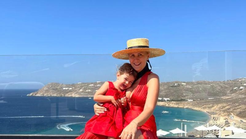 Imaginile adorabile cu Alessandra Stoicescu și micuța Sara din vacanță. Cum arată în ținute asortate - FOTO