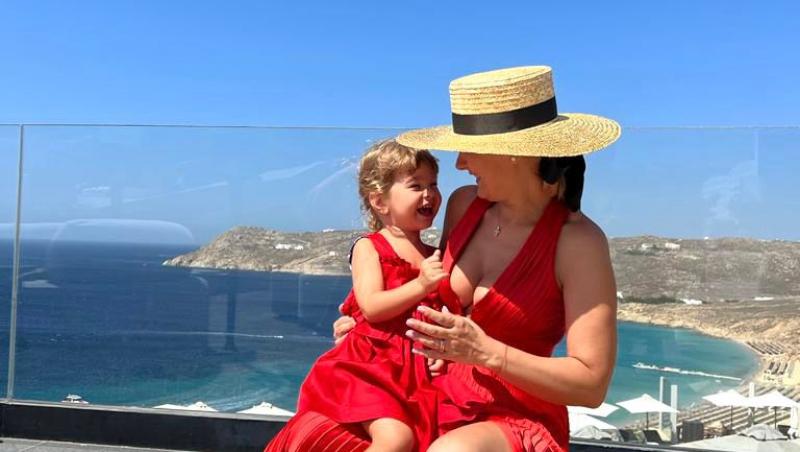 Imaginile adorabile cu Alessandra Stoicescu și micuța Sara din vacanță. Cum arată în ținute asortate - FOTO