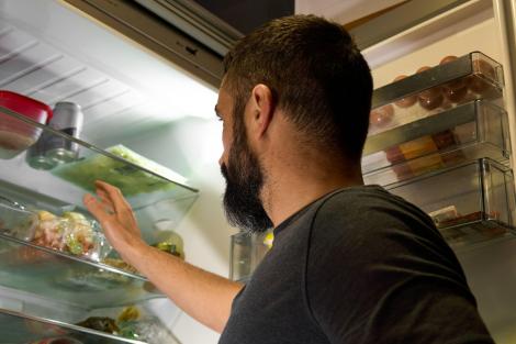 Un bărbat a pus anunț că vrea să-și doneze frigiderul bântuit. Ce au descoperit cei care au sunat