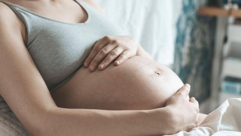 O femeie însărcinată a plecat la spital, dar nu i-a venit să creadă ce i-a pus sotul in bageje. Ce a găsit înăuntru