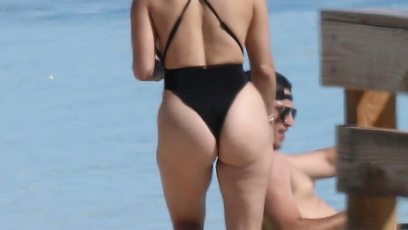 Jennifer Lopez la plajă