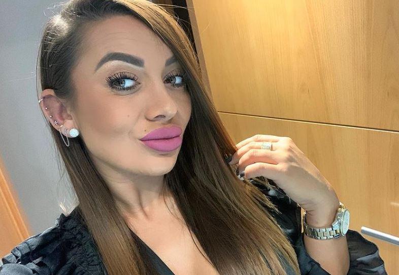 Mireasa, sezonul 5. Lucy și Larisa se distrează de minune &icirc;mpreună. Cum s-au fotografiat cele două