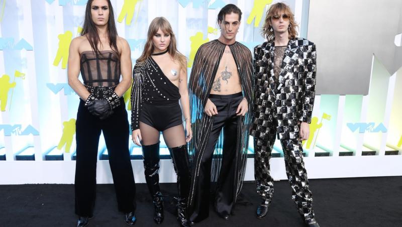 Damiano David, apariție total neașteptată la MTV VMA 2022. Pantalonii de piele, aparent obișnuiți, au lăsat totul la vedere