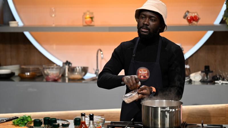 Tobi Ibitoye a venit la Chefi la cuțite sezonul 10 și a gătit o supă foarte picantă, specifică Nigeriei