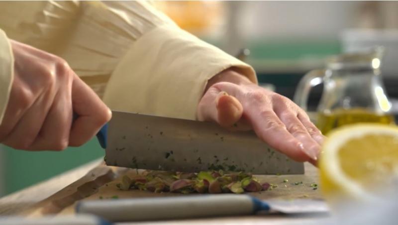 Hello Chef, sezon 4, episod 4. Rețeta pentru salată kofta cu pui  à la Chef Roxana Blenche și Lidia Buble