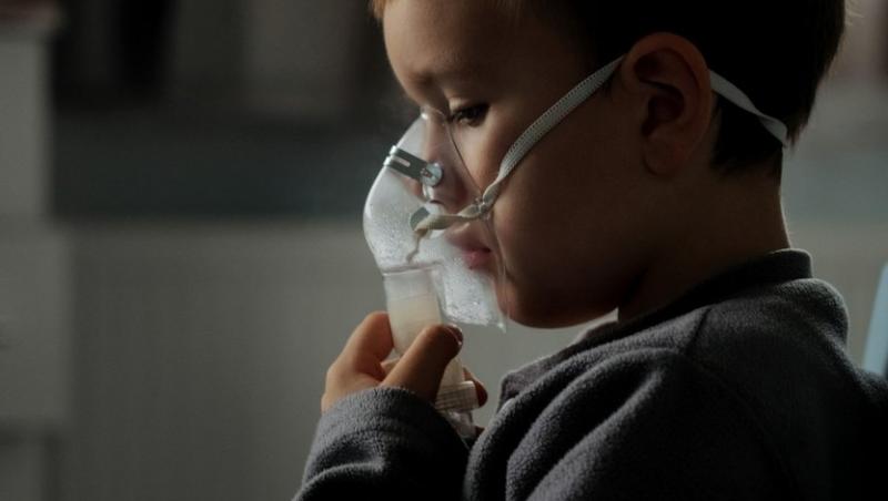 Fenomen neobișnuit printre copiii români! Tot mai mulți ajung la spitale cu simptome de pneumonie și au nevoie de oxigen