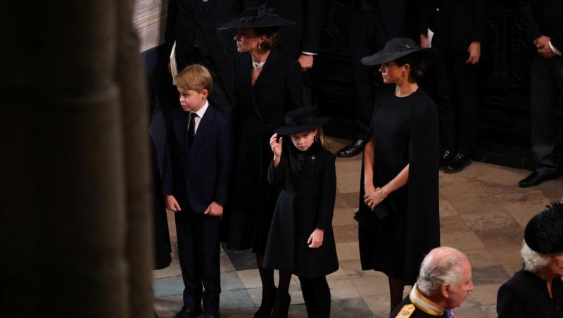 Kate Middleton și Prințul William, alături de George și Charlotte la funeraliile Reginei Elisabeta. Cum au fost pozați cei patru