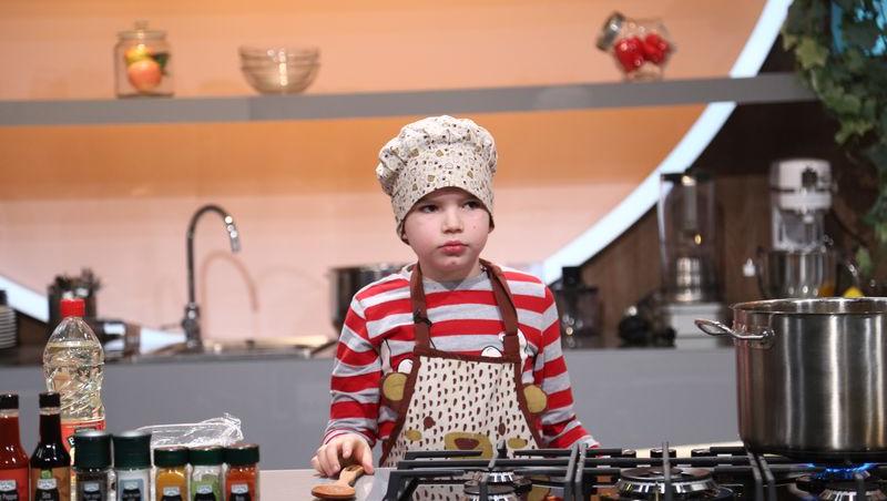 Chefi la cuțite, 4 septembrie 2022. Alexandru Raul Silaghi i-a impresionat pe chefi cu pasiunea sa pentru gătit, la doar 10 ani