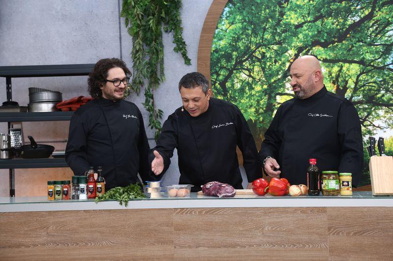 Chef Florin Dumitrescu, chef Sorin Bontea și chef Cătălin Scărlătescu la filmările Chefi la cuțite, la jocul de amuletă