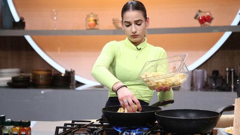 Nicole Szenași, adolescenta de 15 ani care i-a emoționat peste măsură pe jurați cu povestea ei de viață în ediția 3 a sezonului 10 Chefi la cuțite, de pe data de 6 septembrie 2022