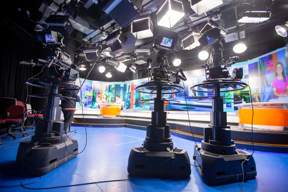 imagine cu un studio de televiziune pentru stiri
