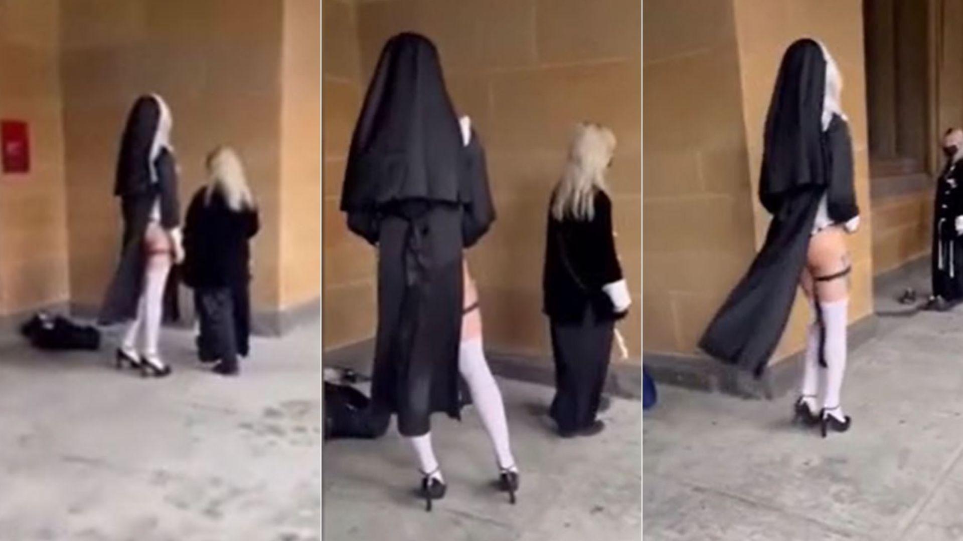 Imagini scandaloase în fața unei biserici. O femeie se plimbă în fața lăcașului într-un costum sumar de călugăriță și pe tocuri
