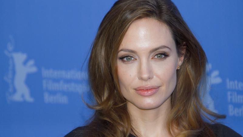 Angelina Jolie are un ten perfect. Care sunt produsele pe care le folosește pentru față. Dermatologul său i-a dezvăluit secretul