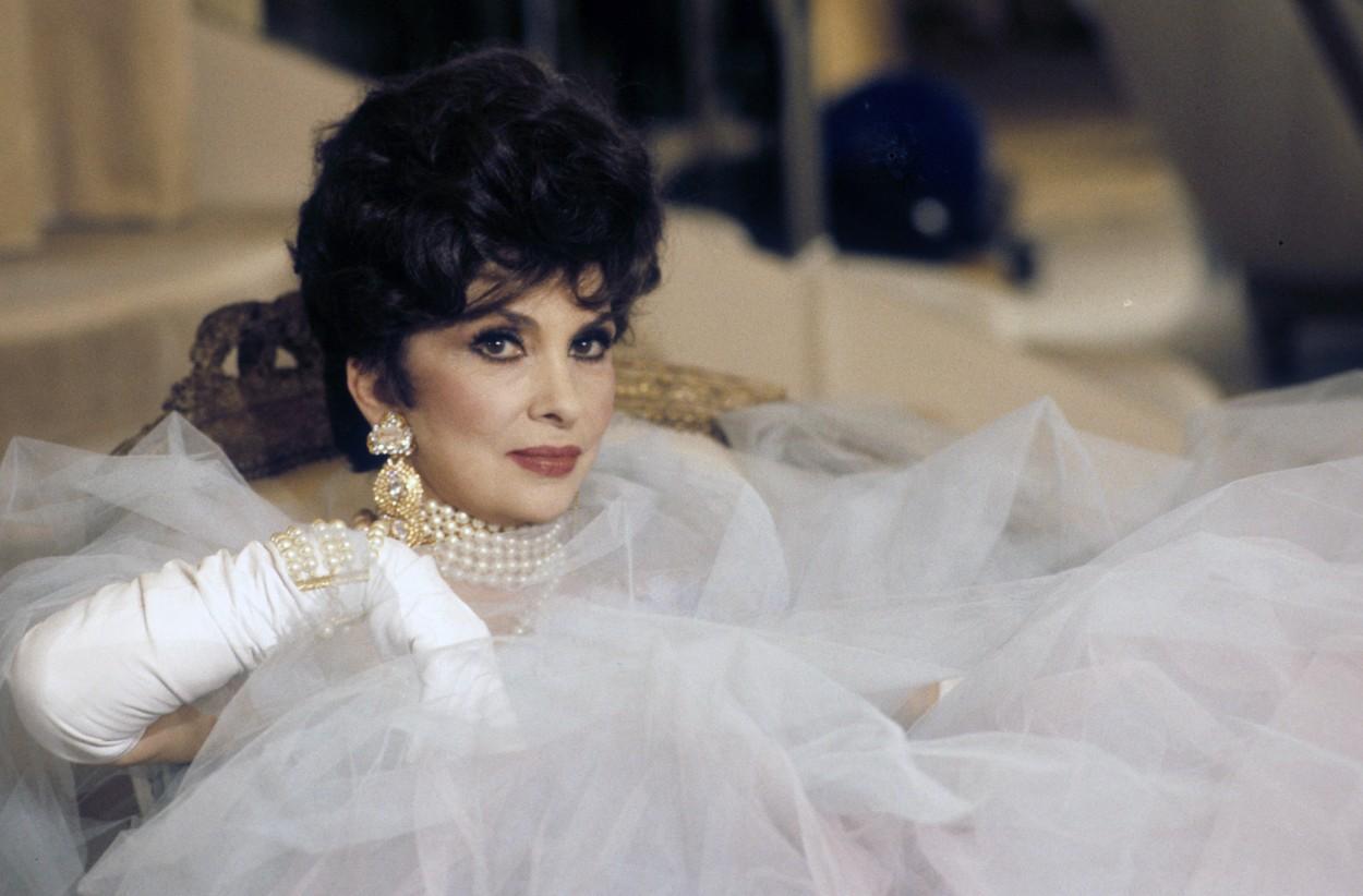 Gina Lollobrigida în rochie de mireasă