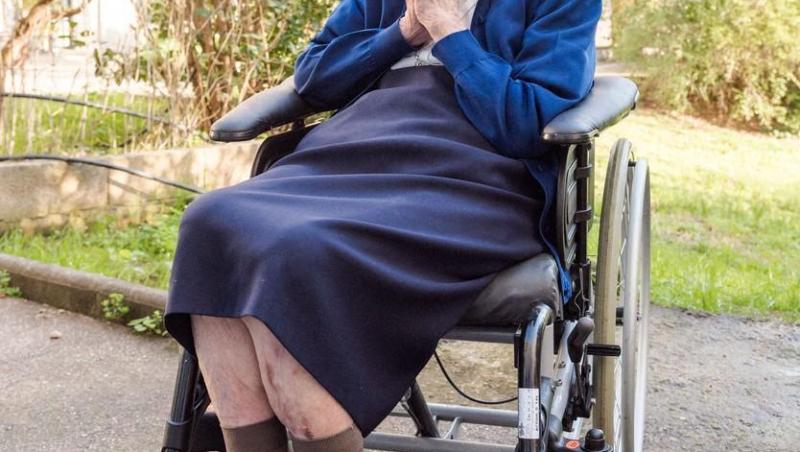 Cine este cea mai bătrână persoană în viață, după moartea călugăriței Lucile Randon. Femeia este activă pe Twitter la 115 ani