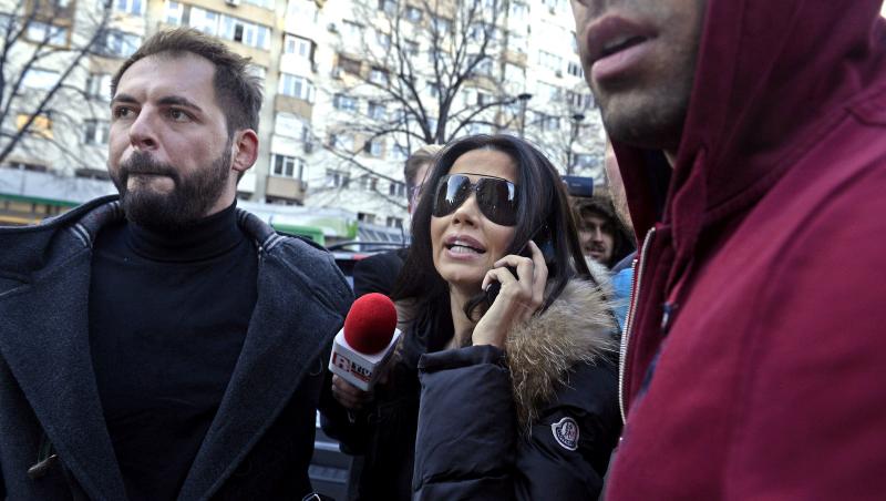 Oana Zăvoranu nu a stat cu mâinile în sân după ce în presă au apărut o serie de imagini cu soțul ei în compania altei femei. Ce mesaj a publicat actrița în mediul online.