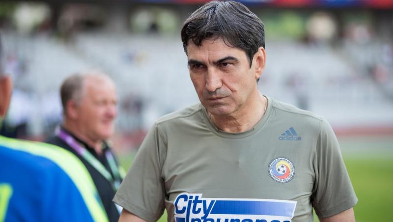 Victor Pițurcă, fostul selecționer al echipei naționale de fotbal a României a fost reținut de DNA duminică seara și urmează să fie dus în fața instanței.
