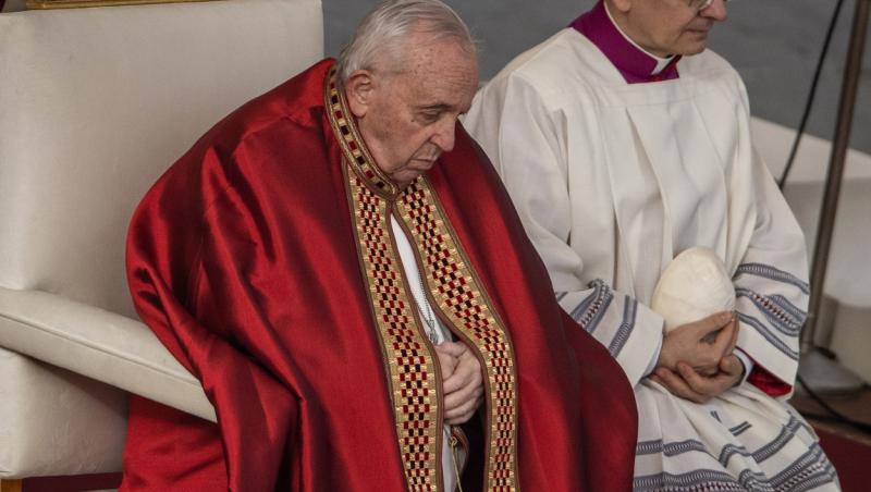 Primele imagini de la înmormântarea lui Papa Benedict al XVI-lea. Motivul pt care sunt folosite trei sicrie și ce reprezintă