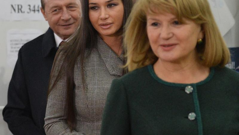 Elena Băsescu are un nou loc de muncă, în presă. Unde s-a angajat fiica fostului președinte