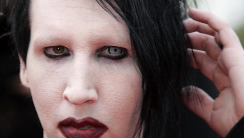 Marilyn Manson, într-o ipostază inedită. Cum arată cântărețul fără machiaj. Este de nerecunoscut așa pe stradă