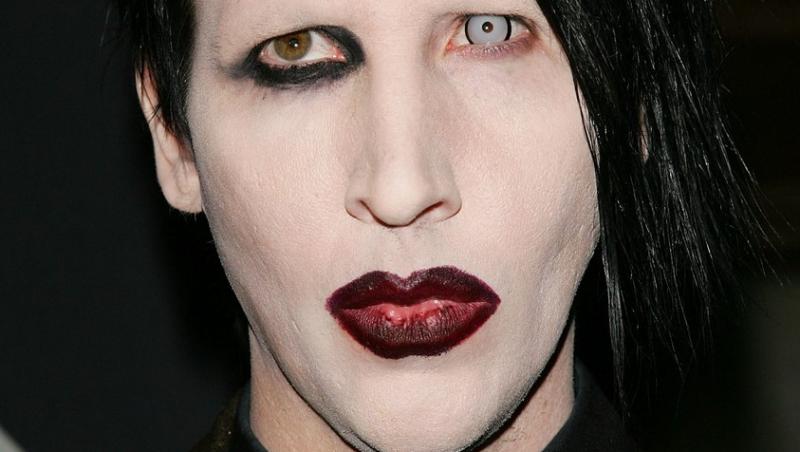 Marilyn Manson, într-o ipostază inedită. Cum arată cântărețul fără machiaj. Este de nerecunoscut așa pe stradă