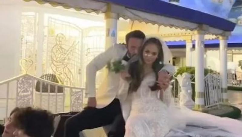 Jennifer Lopez a făcut publice pozele intime de la nunta cu Ben Affleck. Imaginile i-au surprins pe mulți dintre fani