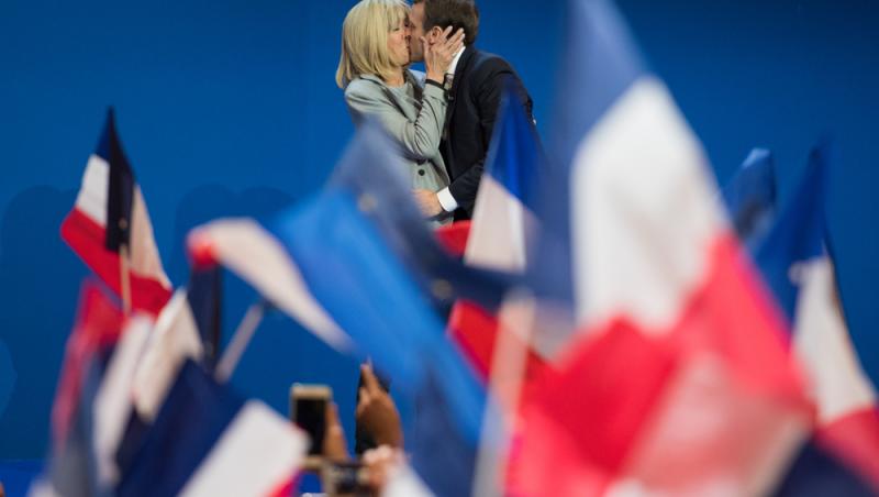 Emmanuel Macron are o soție cu 25 de ani mai în vârstă. Care a fost reacția părinților la aflarea veștii că se iubește cu Brigitte