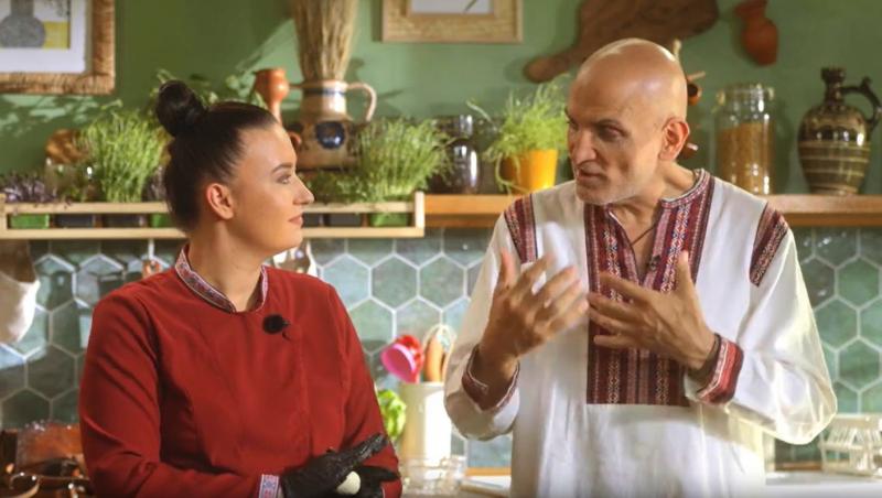 Hello Chef sezon 6, 14 octombrie 2023. Roxana Blenche, Damian Drăghici și Jador au gătit papanași fierți. Rețeta inedită