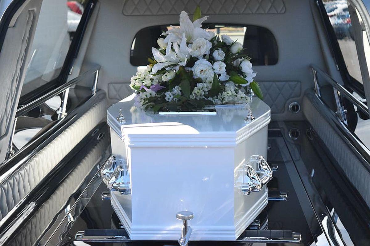 (P) Cum își manifestă o firmă de pompe funebre respectul față de familiile îndurerate?
