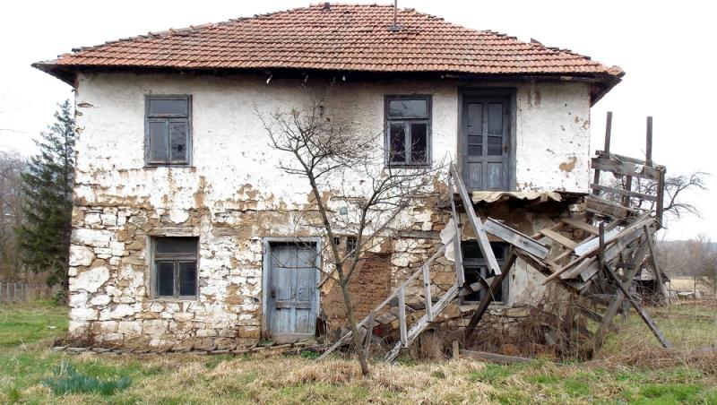 „Casa fantomă” care se închiriază pentru suma de 300 de euro. Anunțul care i-a îngrozit pe românii de pe un grup online