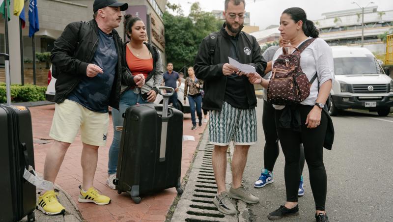 America Express, sezonul 6. Echipele au ajuns în Medellín unde au avut parte de un instructaj ca în filme: „Suntem în război