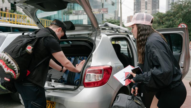 America Express, sezonul 6. Echipele au ajuns în Medellín unde au avut parte de un instructaj ca în filme: „Suntem în război