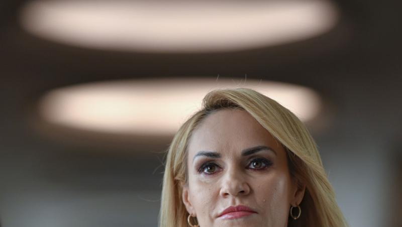 Mirela Vaida, alături de Gabriela Firea în ziua în care fiul fostului ministru s-a cununat civil. Imagini inedite de la eveniment